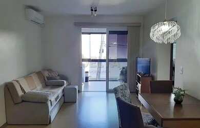 Imagem: O apartamento possui 2 Dormitórios, 1 Banheiro, 2 Vagas na