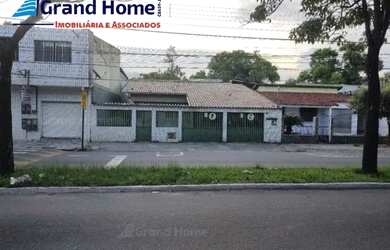 Imagem: A casa e possui 3 Dormitórios, Suítes, 1 Banheiro, 3 Vagas