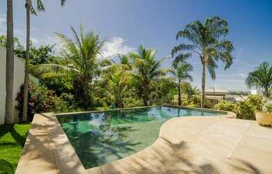 Imagem: A casa em condomínio possui 4 Dormitórios, 5 Banheiros, 5