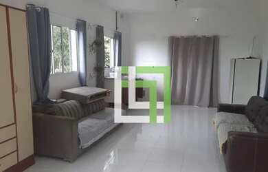 Imagem: A casa possui 1 Dormitório, 1 Banheiro, 200m² de Área e