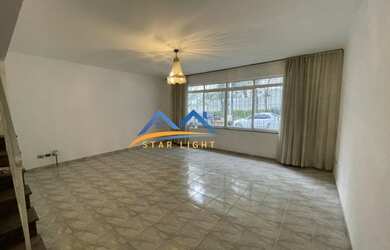 Imagem: A casa possui 3 Dormitórios, 3 Banheiros, 3 Vagas na garagem