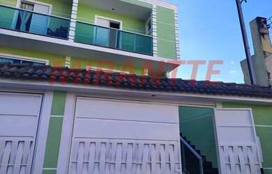 Imagem: A casa possui 3 Dormitórios, 4 Banheiros, 3 Vagas na garagem