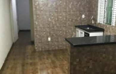 Imagem: A casa possui 1 Dormitório, 1 Banheiro e está localizado