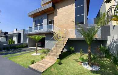 Imagem: A casa em condomínio possui 3 Dormitórios, 3 Banheiros, 4