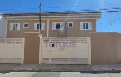 Imagem: A casa possui 2 Dormitórios, 1 Banheiro, 2 Vagas na garagem