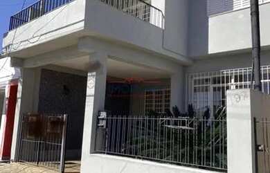 Imagem: A casa possui 4 Dormitórios, 2 Banheiros, 1 Vaga na garagem