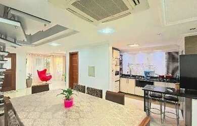 Imagem 16: Casa em Porto Alegre, no bairro Hípica, com 3 dormitório s , e 3 banheiros,...