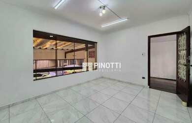 Imagem: A casa possui 5 Dormitórios, 3 Banheiros, 3 Vagas na garagem