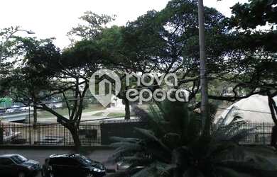 Imagem: O apartamento possui 4 Dormitórios, 5 Banheiros, 2 Vagas na