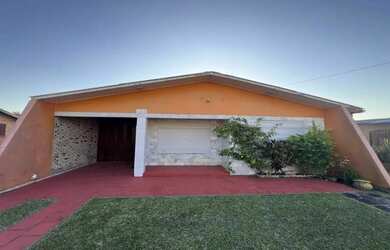 Imagem 2: Casa próxima ao mar em amplo terreno - oportunidade REF 5223