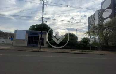 Imagem: O terreno possui 880m² de Área e está localizado em Centro