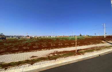 Imagem: O terreno possui 166-0m² de Área e está localizado em Centro