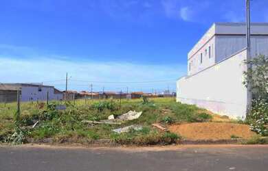 Imagem: O terreno à venda possui e está localizado em Jardim Ipanema