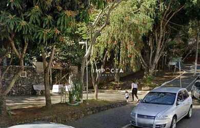 Imagem: A casa possui 3 Dormitórios, 2 Banheiros, 200m² de Área e