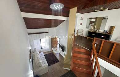 Imagem: A casa possui 3 Dormitórios, 2 Banheiros, 3 Vagas na garagem