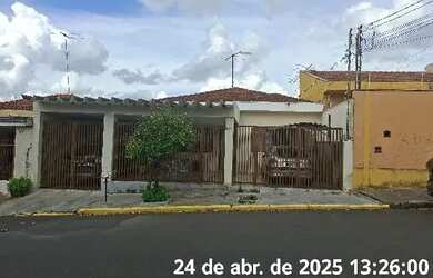 Imagem: A casa possui 3 Dormitórios, 2 Banheiros, 158m² de Área e