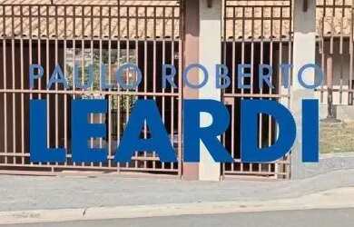 Imagem: A casa possui 3 Dormitórios, 3 Banheiros, 2 Vagas na garagem