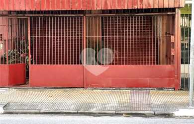 Imagem: O depósito possui 4 Vagas na garagem, 500m² de Área e está