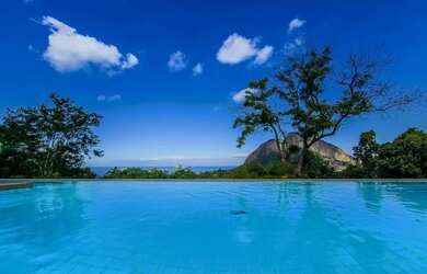 Imagem: A casa em condomínio possui 4 Dormitórios, 5 Banheiros, 3