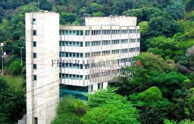 Imagem: O depósito possui 5 Vagas na garagem, 6.700m² de Área e