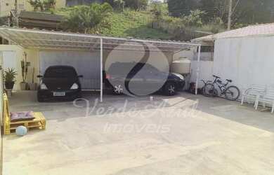 Imagem: A casa possui 2 Dormitórios, 1 Banheiro, 2 Vagas na garagem