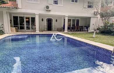 Imagem: A casa em condomínio possui 4 Dormitórios, 5 Banheiros, 5