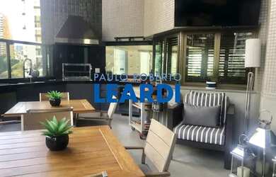 Imagem: O apartamento possui 3 Dormitórios, 5 Banheiros, 3 Vagas na