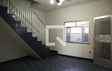 Imagem: A casa possui 2 Dormitórios, 4 Banheiros, 1 Vaga na garagem