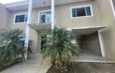 Imagem: A casa possui 4 Dormitórios, 4 Banheiros, 3 Vagas na garagem