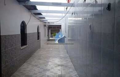 Imagem: A casa possui 3 Dormitórios, 3 Banheiros, 3 Vagas na garagem