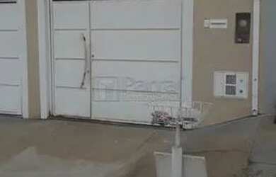 Imagem: A casa possui 2 Dormitórios, 1 Banheiro, 1 Vaga na garagem