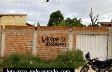 Imagem: A casa possui 1 Dormitório, 1 Banheiro, 3 Vagas na garagem