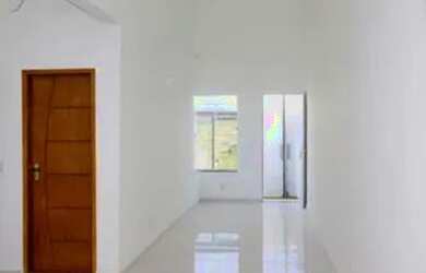 Imagem: A casa possui 3 Dormitórios, 1 Banheiro, 1 Vaga na garagem