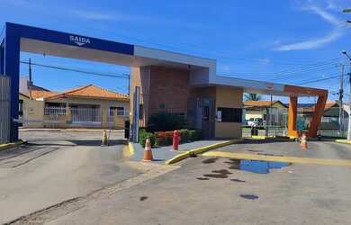 Imagem: A casa em condomínio possui 2 Dormitórios, 2 Banheiros, 200m²