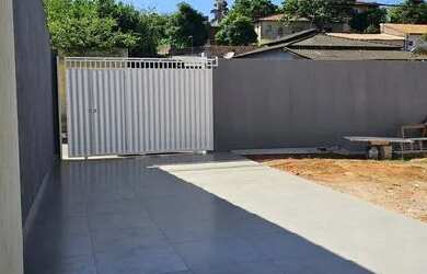 Imagem: A casa em condomínio possui 3 Dormitórios, 2 Banheiros, 2