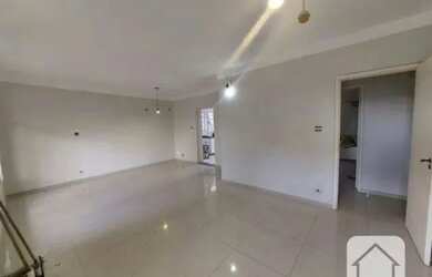 Imagem: A casa possui 3 Dormitórios, 2 Banheiros, 1 Vaga na garagem