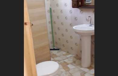 Imagem 12: Feriados Cabo Frio Praia do Pero. Casa na rua atrás da Praia do Pero