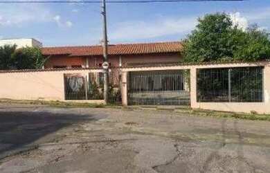 Imagem: A casa possui 1 Dormitório, 1 Banheiro, 1 Vaga na garagem e