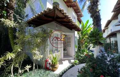 Imagem: A casa em condomínio possui 4 Dormitórios, 4 Banheiros, 2