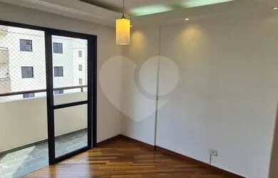 Imagem: O apartamento possui 3 Dormitórios, 1 Banheiro, 1 Vaga na garagem