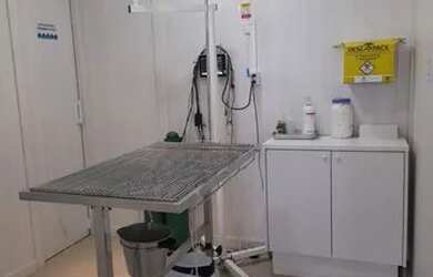 Imagem: O depósito possui 5 Vagas na garagem e está localizado em