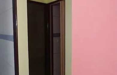 Imagem: A casa possui 2 Dormitórios e 1 Banheiro e está localizado