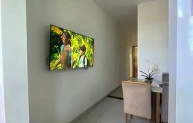 Imagem: A casa possui 2 Dormitórios, 2 Banheiros, 2 Vagas na garagem