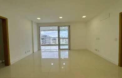 Imagem: O apartamento possui 3 Dormitórios, 3 Banheiros, 3 Vagas na