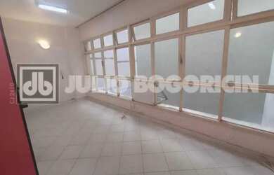 Imagem: O depósito possui 28m² de Área e está localizado em Copacabana