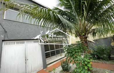 Imagem: A casa possui 4 Dormitórios, 4 Banheiros, 3 Vagas na garagem