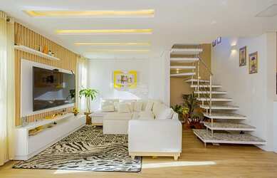 Imagem: A casa possui 4 Dormitórios, 3 Banheiros, 2 Vagas na garagem