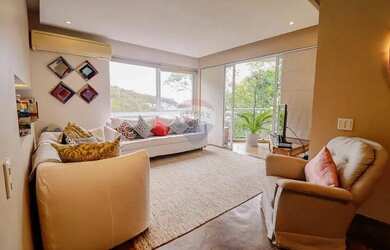 Imagem: A casa em condomínio possui 3 Dormitórios, 3 Banheiros, 2