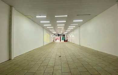 Imagem: O depósito possui 1 Vaga na garagem, 180m² de Área e Imóvel