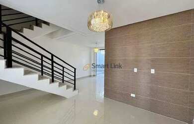 Imagem: A casa possui 3 Dormitórios, 2 Banheiros, 180m² de Área e